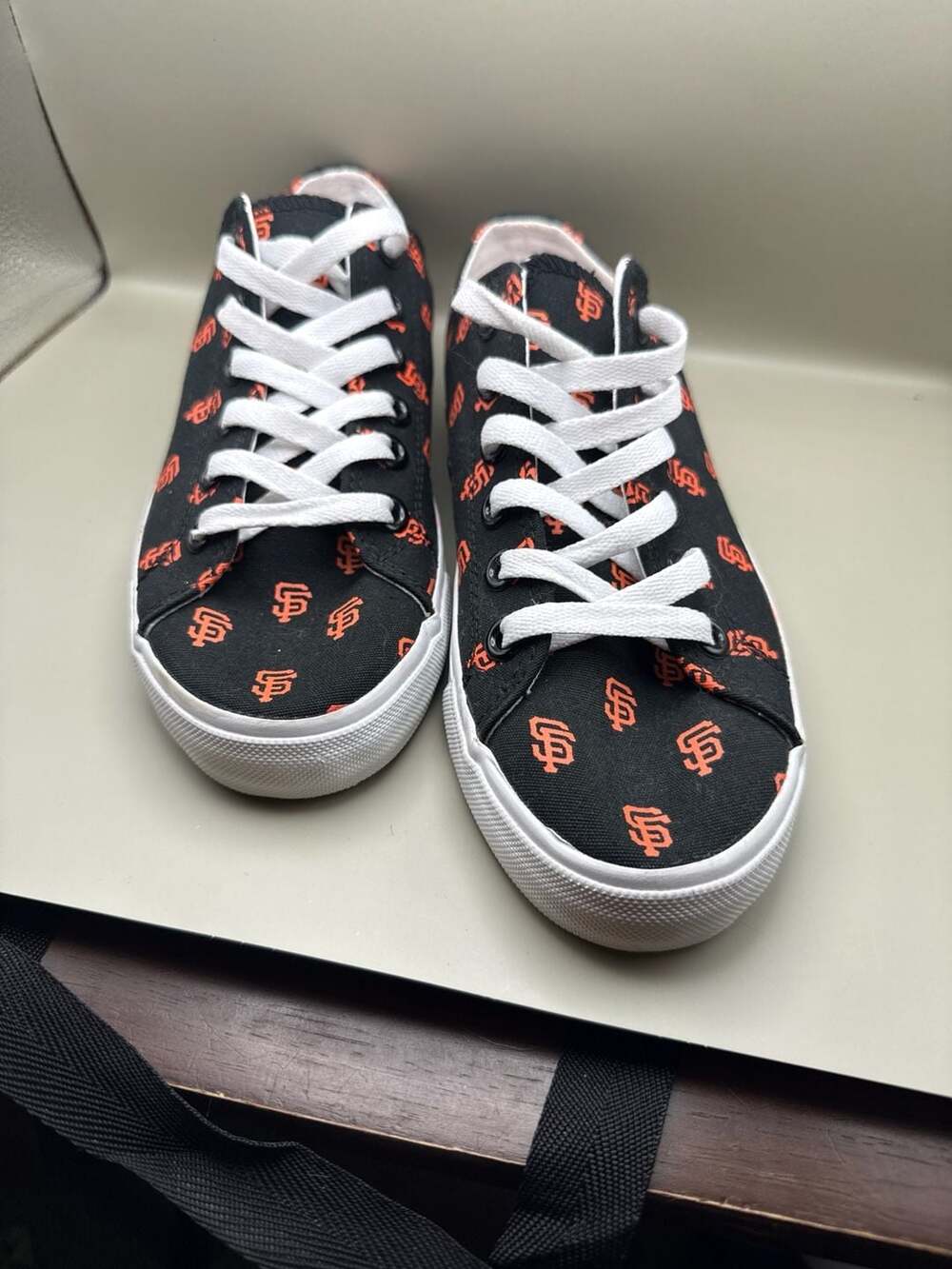 Row One San Francisco Giants MLB Canvas Sneakers Women's Size 6 / Men's 4.5